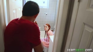 Foxy Redhead Dolly - porn gratis di GEEZ.TUBE