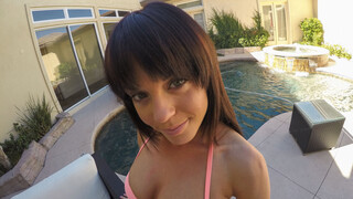 Peekaboo at the Pool - pornô grátis no GEEZ.TUBE