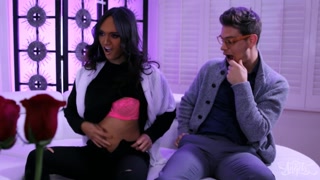 Schau Tattooed Asian Gives Me a Handjob auf GEEZ.TUBE - die besten Videos