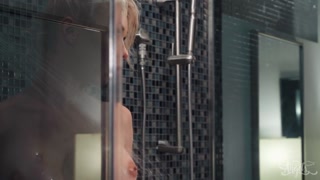 Watch Disconnect and Get Wet on GEEZ.TUBE - the best videos