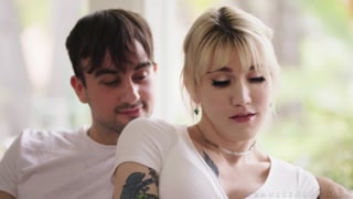  Shemale Swap: Big Tits and Bigger Cock - porno gratuito su GEEZ.TUBE