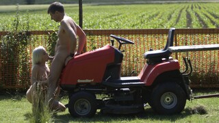 Andre Fucks Nesty in the Garden - kostenlose Pornos auf GEEZ.TUBE
