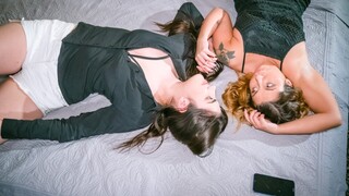 Bedroom Orgasms for Two Lovely Lesbians - หนังโป๊ฟรีที่ GEEZ.TUBE