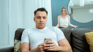 Stepsister's Choice: Cleaning or Fucking - volné porno na GEEZ.TUBE