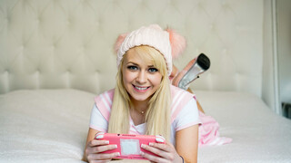 Big Titted Teen Gamer - หนังโป๊ฟรีที่ GEEZ.TUBE