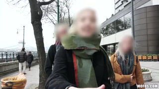 Babe with Tits that Pop from Europe - kostenlose Pornos auf GEEZ.TUBE