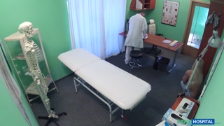 Office Medical Treatment with a Blowjob Prescription - darmowe porno na GEEZ.TUBE