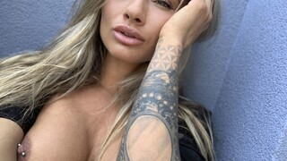 Anal Play and Orgasm on the Balcony - pornô grátis no GEEZ.TUBE