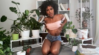 Amateur Demi's Wet and Wild Ride - 在GEEZ.TUBE上的免费色情内容