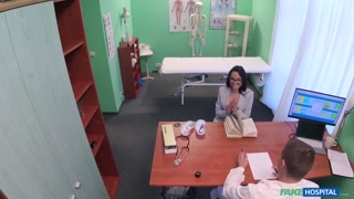 Doctor Fucks Pussy Standing - GEEZ.TUBE에서 무료 포르노