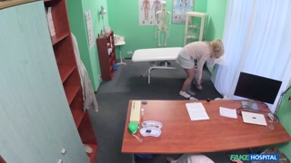 Medical Uniform Babe Gets Fucked by Doc - kostenlose Pornos auf GEEZ.TUBE