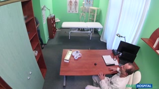Blowjob from Girl in Uniform - porno gratuito su GEEZ.TUBE