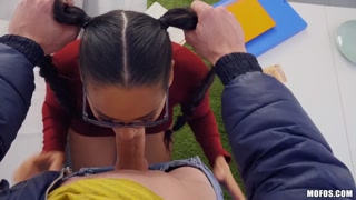 Medium Tits, Big Cock: Jordi's POV - kostenlose Pornos auf GEEZ.TUBE