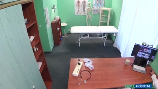 Patient Receives a Medical Handjob - kostenlose Pornos auf GEEZ.TUBE