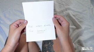 Monroe's Massive Goodbye Gift - pornô grátis no GEEZ.TUBE