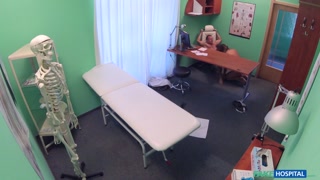 Cum on Her Pussy by Doctor - pornô grátis no GEEZ.TUBE
