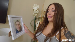 Obejrzyj Jordi El Niño Polla's Stepsister Misha Maver Cumshot na GEEZ.TUBE - najlepsze filmy