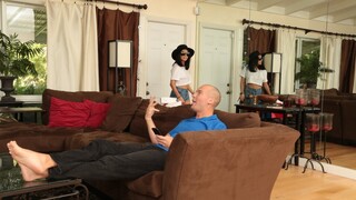 Tattooed Girl and Her Big Cock BF - kostenlose Pornos auf GEEZ.TUBE