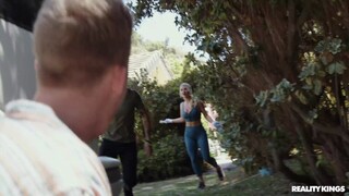 Obejrzyj Lil Humper Gang Fucks a Short Haired MILF na GEEZ.TUBE - najlepsze filmy