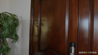 Schau Brunette Wife's POV Blowjob auf GEEZ.TUBE - die besten Videos