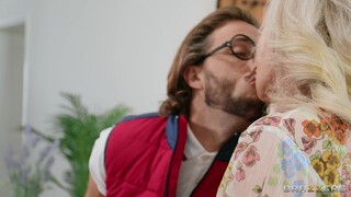 MILF Teaches Lucas - gratis porr på GEEZ.TUBE