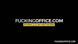 European Director Fucks Blonde Secretary - Big Cock Action - kostenlose Pornos auf GEEZ.TUBE