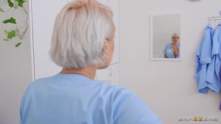 GEEZ.TUBE에서 Medical Glory Hole: Nurse Gets Anal and Facial을(를) 시청하세요 - 최고의 비디오