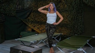 Lesbian Military Training: Squirt and Discipline - kostenlose Pornos auf GEEZ.TUBE