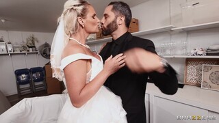 Assista Wedding Threesome: BrideZZilla Fucked in Doggystyle & Cowgirl no GEEZ.TUBE - os melhores vídeos