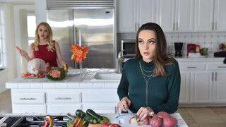 Steamy Stepfamily Thanksgiving Encounter - free porn on GEEZ.TUBE