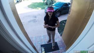 Hot Teen Delivery Girl Fucks For Extra Money - gratis porr på GEEZ.TUBE