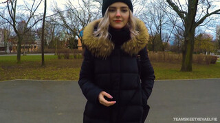 Guarda Eva Elfie Gives Adam Ocelot a Public BJ – Fan Fuck Session su GEEZ.TUBE - i migliori video