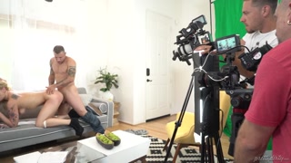 BTS Sex: Blonde Babe Takes Two at Once - pornografie gratuită pe GEEZ.TUBE