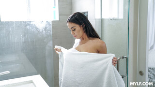 GEEZ.TUBEでHot Cheating Wife Victoria June Affairを見る - 最高の動画