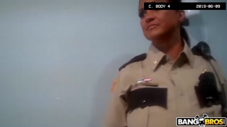 Brunette Kailani Kai rides cop's dick in cell - gratis porno op GEEZ.TUBE