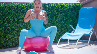 Full Service MILF Trainer Satisfies Guys - GEEZ.TUBE에서 무료 포르노
