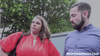 Schau Jimmy Rock Fucks Two MILFs - Hot Threesome Scene auf GEEZ.TUBE - die besten Videos