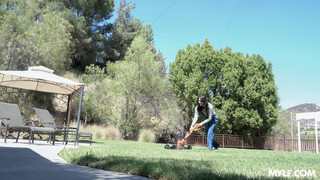 Reagan Foxx and Rico's Outdoor Yard Fun - porno gratuito su GEEZ.TUBE