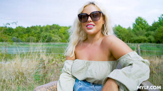 Hot MILF Little Louise Makes a Sexy Arrangement - kostenlose Pornos auf GEEZ.TUBE