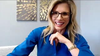Overbearing MILF Plays With Stepdaughter Gia Derza's Tight Ass - 在GEEZ.TUBE上的免费色情内容