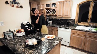 Deepthroat Blowjob - Lacy Lennon Swallows David Lee's Load - porno gratuito su GEEZ.TUBE