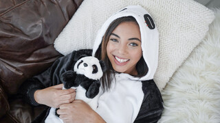 Petite Teen Takes Big Dick in Puppet Pal - 在GEEZ.TUBE上的免费色情内容