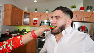 Xmas Missionary & Doggystyle - Latina MILF Gets Creampie - 在GEEZ.TUBE上的免费色情内容