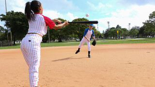 Priya Price – Hot Baseball Babe Takes It Deep - GEEZ.TUBE पर मुफ़्त पोर्न