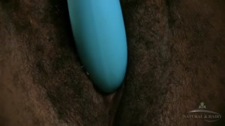 Hairy Misty gets off with a sex toy in nature - kostenlose Pornos auf GEEZ.TUBE