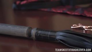 Submissive Slut Chokes on Monster Cock - porno gratuito su GEEZ.TUBE
