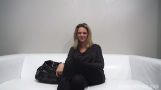 European Hottie Sandra Gets Dirty - porno gratuito su GEEZ.TUBE