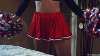 Liza Rowe in Hot Cheerleader Porn Scene - porn percuma di GEEZ.TUBE