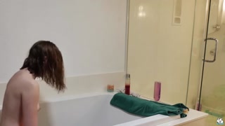 Love Twins Lindsey & Mike - Shower Rimjob & Pussy Eating - kostenlose Pornos auf GEEZ.TUBE