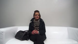 Brunette Veronika Obedient in Anal Casting - porno gratuito su GEEZ.TUBE
